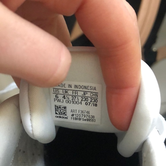 Adidas Every-Day Sneaker - Picture 3 of 4